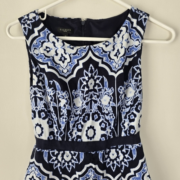 Talbots Blue Paisley Print Fit n' Flare Dress Pockets Size 4P Careerwear - Picture 3 of 12